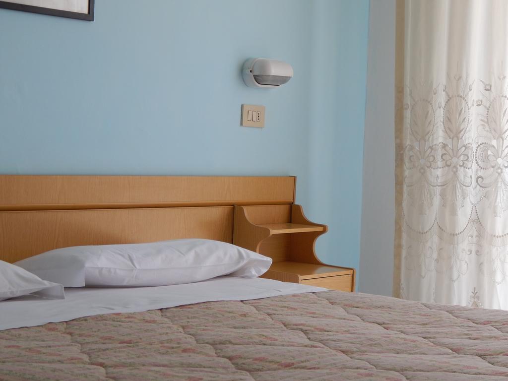 Hotel Vittoria Chianciano Terme Extérieur photo