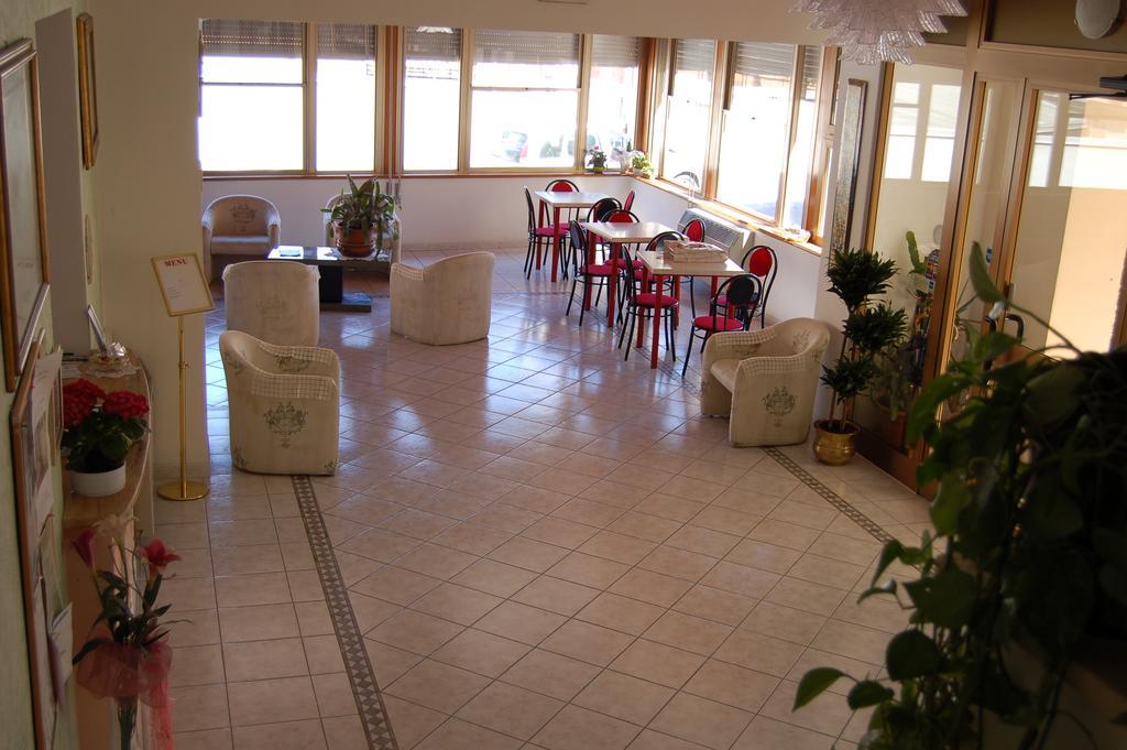Hotel Vittoria Chianciano Terme Extérieur photo