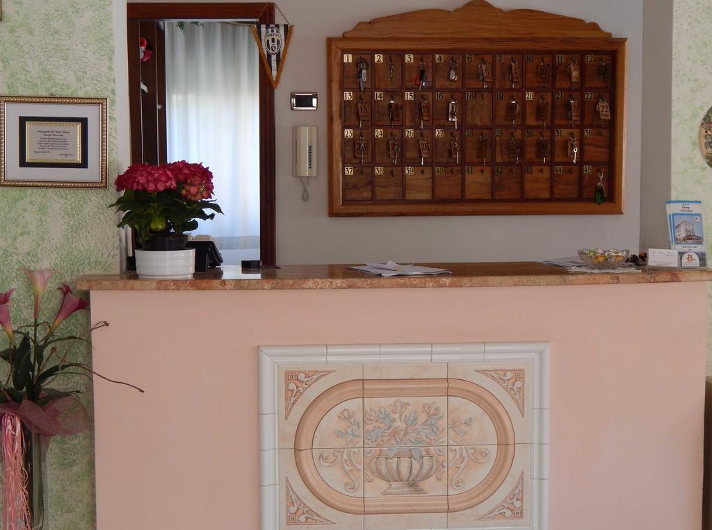 Hotel Vittoria Chianciano Terme Extérieur photo